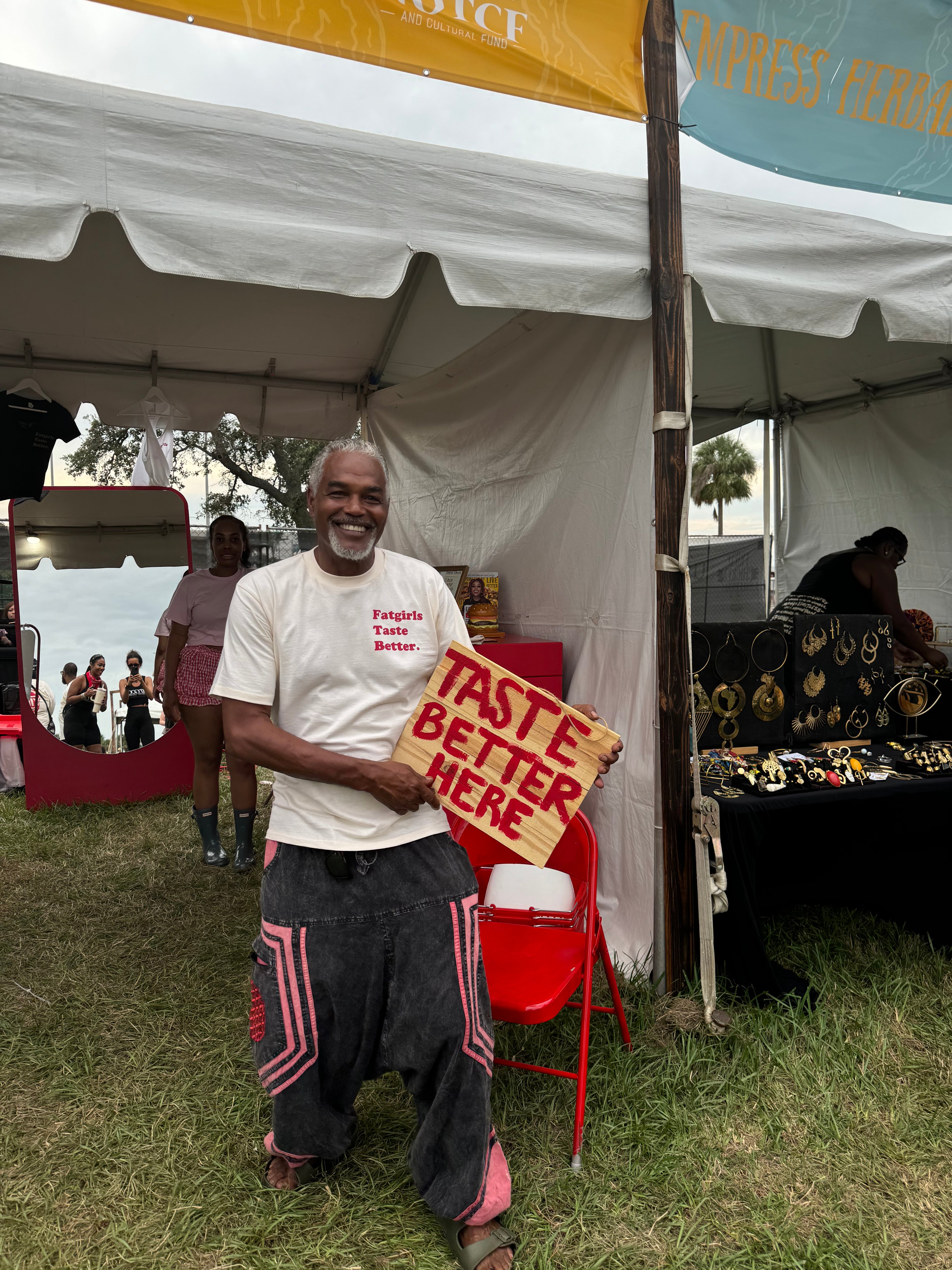T-SHIRT